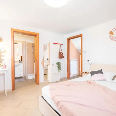 Antara Cozy Near And Sea, With Private Parking Apartamento *